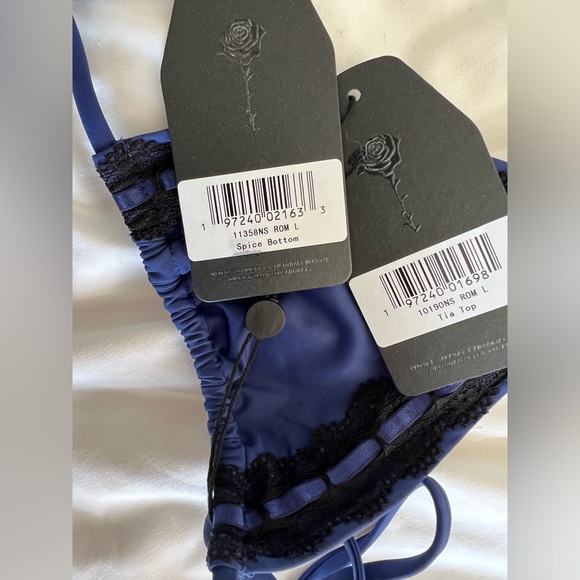 FRANKIES X SYDNEY SWEENEY BIKINI NWT - Picture 3 of 3